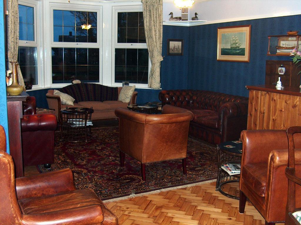 Crossways House Bed And Breakfast East Cowes Eksteriør billede